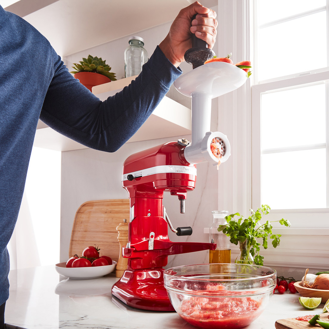 5KSM7580XE_kitchenaid_lifestyle_24P