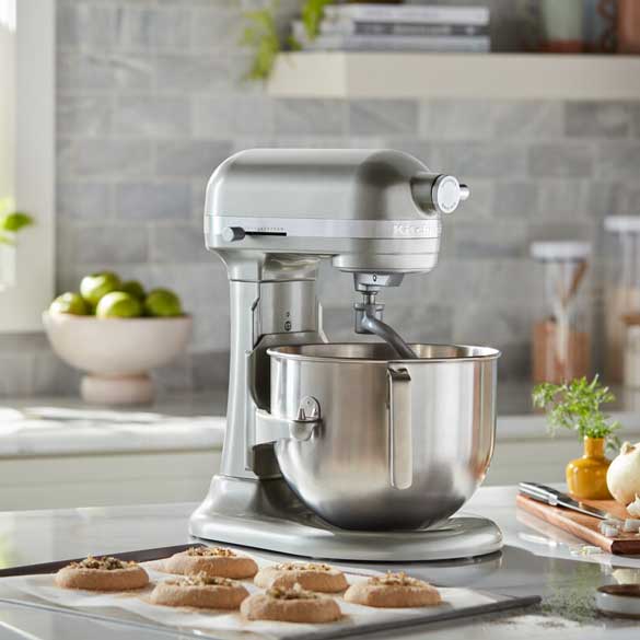 HEAVY DUTY samostojeći mikser s podiznom zdjelom zapremnine 6,6 l 5KSM70JPXECU Contour Silver HEAVY DUTY samostojeći mikser s podiznom zdjelom zapremnine 6,6 l 5KSM70JPXECU Contour Silver