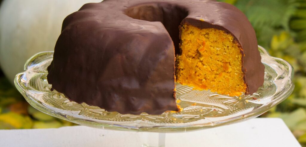 Uskrsni kuglof s čokoladnom glazurom